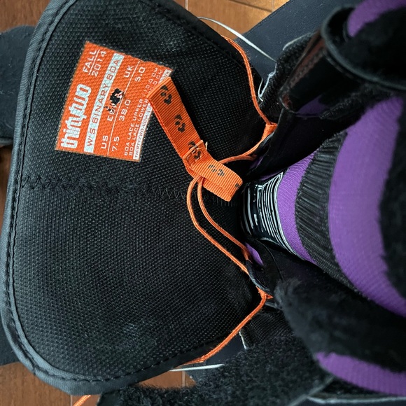 ThirtyTwo Snowboard Boots Size 7.5 double Boa- very good condition - sold - - Picture 4 of 8
